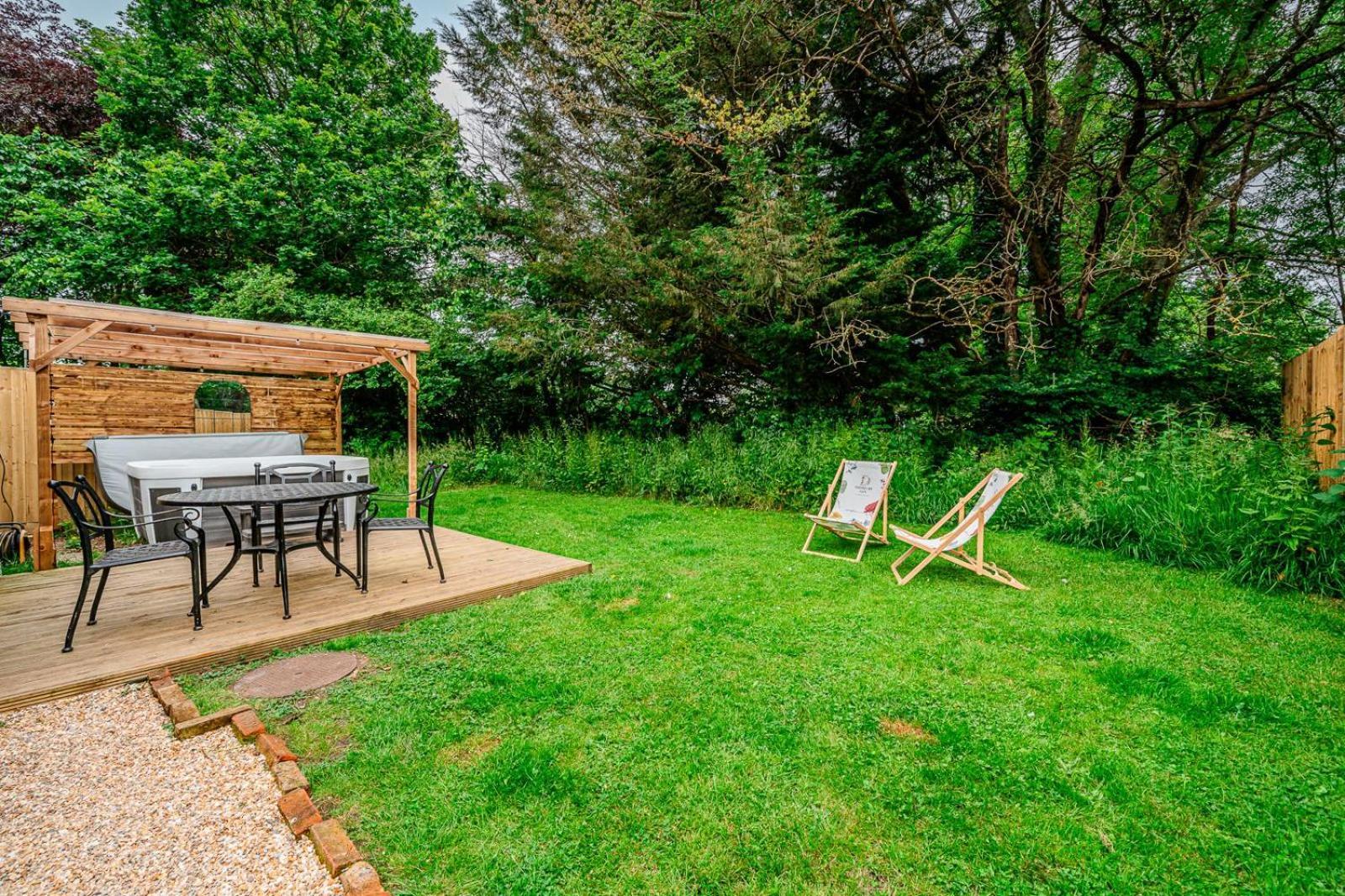 Cozy Cottage With Hot Tub! Cadnam Exteriör bild